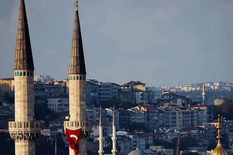 Туристам запретили курить на улицах Турции