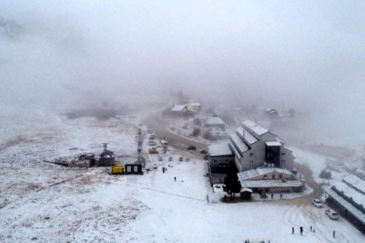 На горнолыжных курортах Турции появился снег