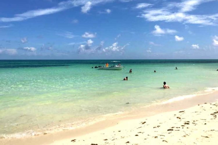 Планы Кубы по восстановлению туризма с треском провалились