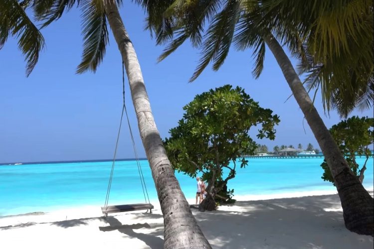 Мальдивы выставляют на продажу острова