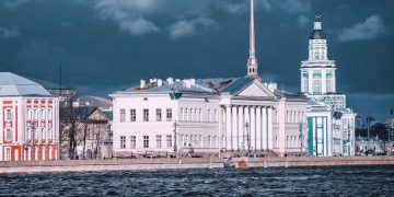 Юрист объяснил чего ждать туристам, которые не вернут лишние деньги МИДу