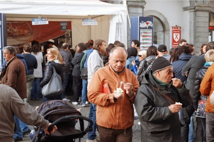 новость 27-11-2020 Итальянцы игнорируют призывы властей о сокращении физического взаимодействия