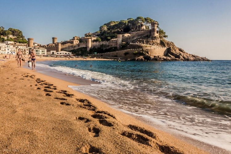 новость 02-12-2020 Пляжные города Испании превратились в курорты-призраки