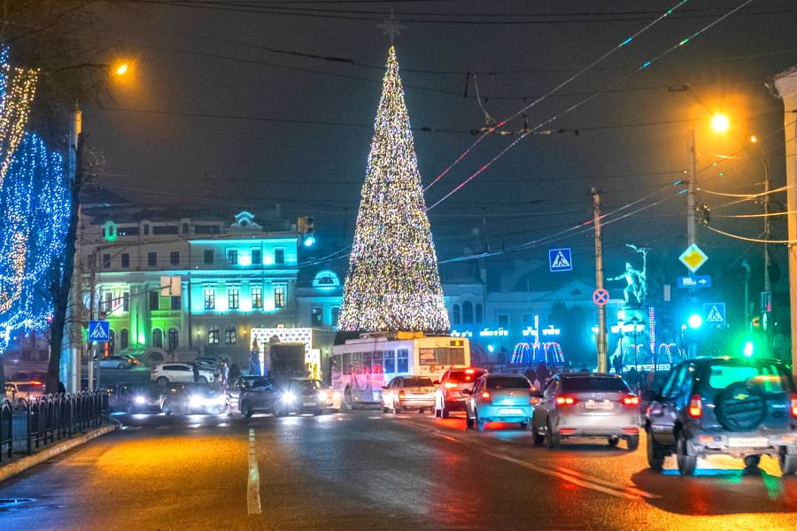 Столица нового года россии. Калуга Новогодняя столица. Новый год в городе. Новогодний Таганрог. Столица нового года.