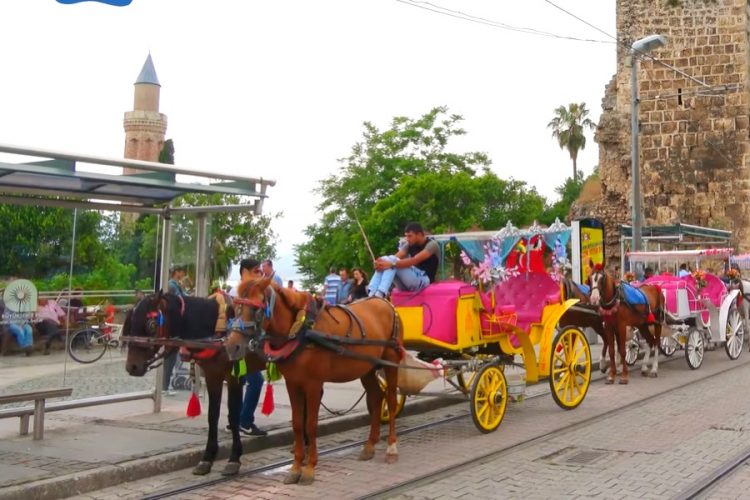 Анталия снова пострадала от землетрясения