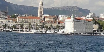 МИД РФ надеется на скорое восстановление туристического сотрудничества с Хорватией