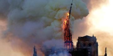 Санкт-Петербург принимает участие в восстановлении собора Парижской богоматери