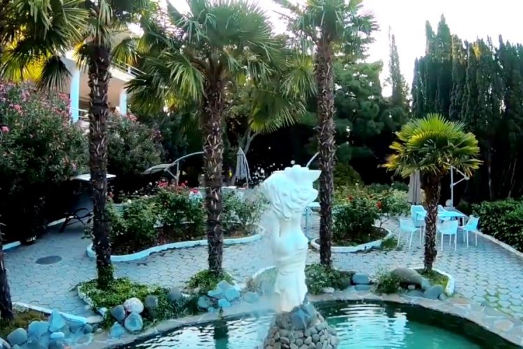 Около 40 санаториев Крыма ввели программы для реабилитации переболевших коронавирусом