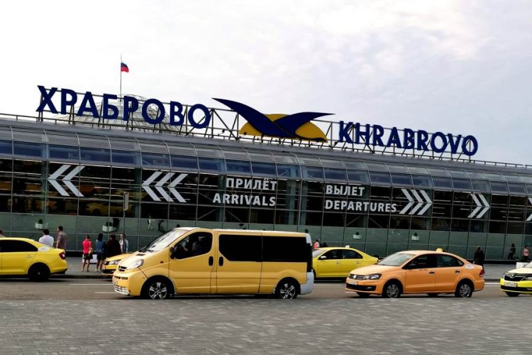 В аэропорту Храброво отменили много рейсов