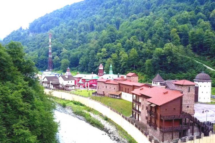 Красная Поляна в этом году повышает цены быстрее других