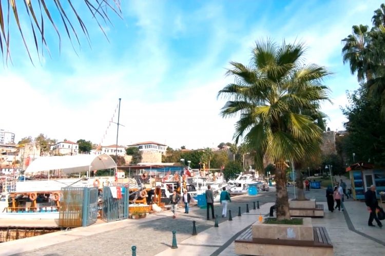 В Турции объяснили, как организуют трансфер в отель во время комендантского часа