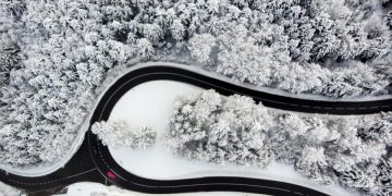 Погода в австрийских Альпах неожиданно поспособствовала распространению ковида