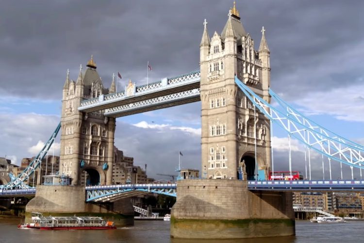 Еще одно государство снимает карантин только для выгодных туристов