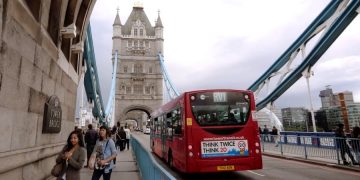 Оперативный штаб РФ сообщил об отмене рейсов в Великобританию