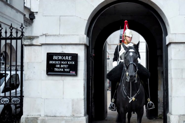 Посольство Великобритании в России обозначило путь обхода карантина в Англии