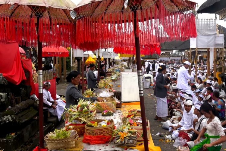 В Индонезии решили снова запретить приезжать иностранцам