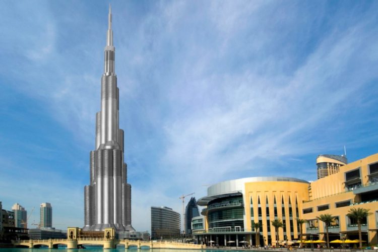 новость 04-01-2021 У Бурдж Халифа развернули три полевых госпиталя