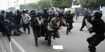 новость 28-01-2021 Тунис во власти массовых беспорядков, названных "Арабской весной 2.0"