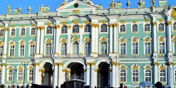 новость 04-01-2021 Лидером отечественного зимнего туризма у обеспеченных россиян стал Санкт-Петербург