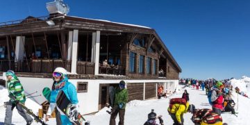 новость 05-01-2021 Отели горнолыжных курортов Сочи приняли 60 тысяч туристов за 5 дней