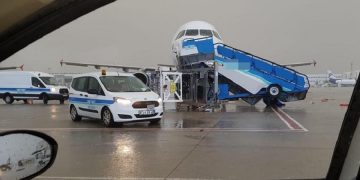 новость 28-01-2021 Сильный ливень и ветер в Анталье. Некоторые авиарейсы отменили