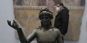 Россияне смогут увидеть ранее недоступные артефакты Помпеи после старта рейсов