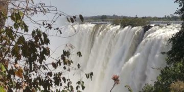 В Зимбабве турист погиб из-за желания сфотографироваться у водопада Виктория