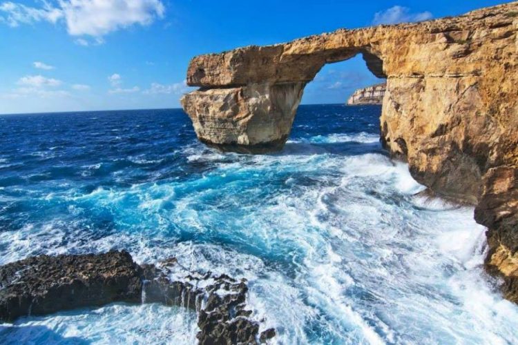 Мальта начинает борьбу за туристов