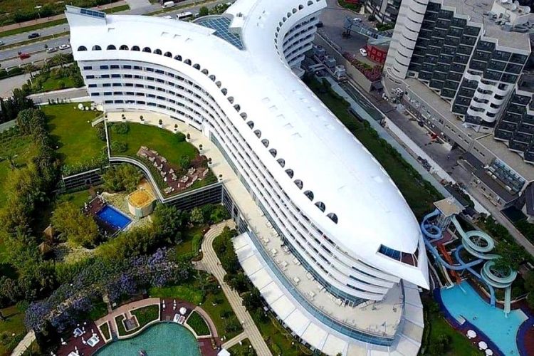 Популярный туроператор отменяет полетную программу в Турцию