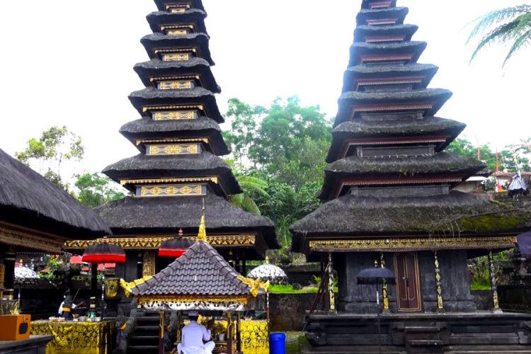 На острове Бали обещают начать охоту на интуристов