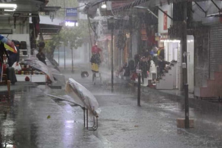 На Анталью надвигаются сильные дожди с градом