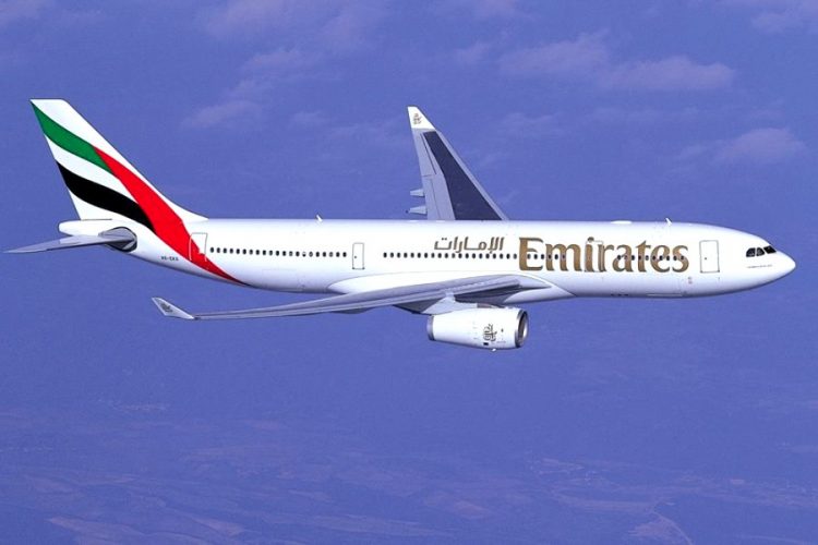 Авиакомпания Эмирейтс больше не будет требовать ПЦР-тесты у некоторых пассажиров