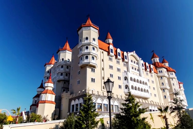 Звезды объяснили, почему им понравился отдых в России