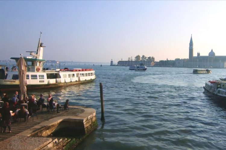 В Венеции запустили тотальную слежку за туристами