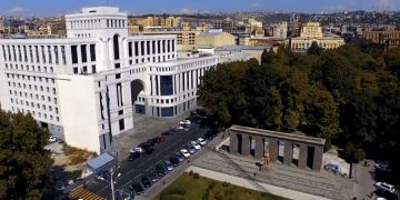 Армения сообщила, на каких условиях впустит иностранцев