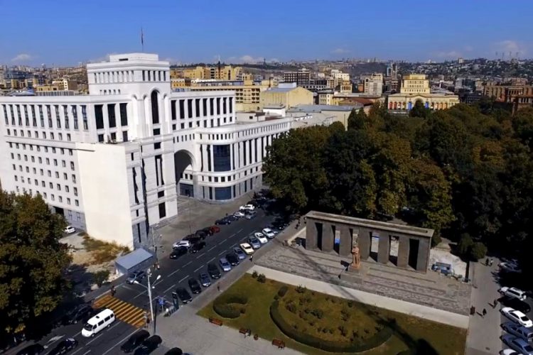 Армения сообщила, на каких условиях впустит иностранцев