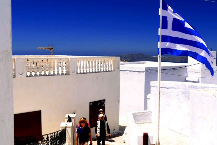 В Греции официально обнародовали позицию о ковидных паспортах