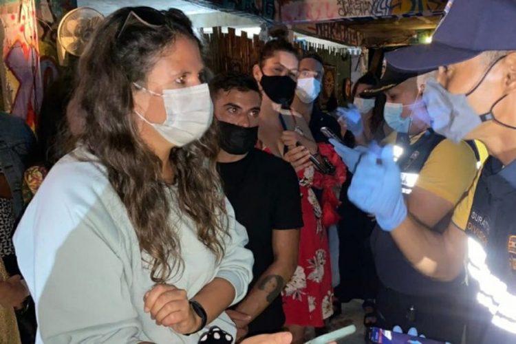 На острове Панган задержали 89 туристов из-за вечеринки