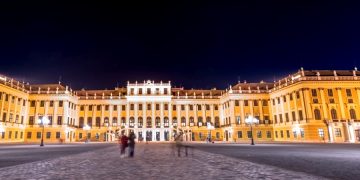 Правительство Австрии перенесло сроки окончания локдауна