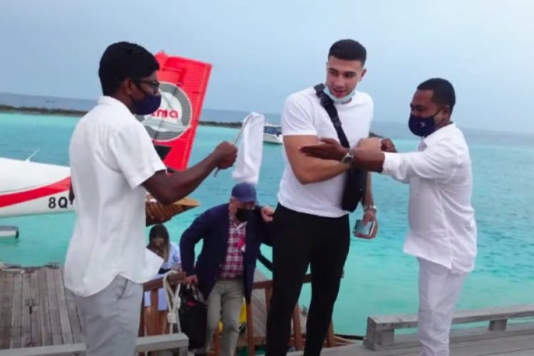 Звезд, которые не надевают защитные маски, начали критиковать в соцсетях