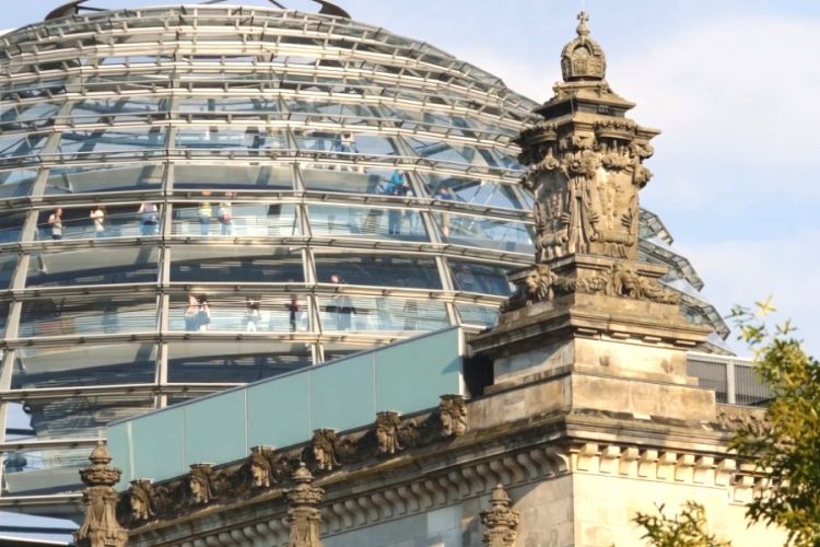 Эффект Нового года: ряд стран Европы ужесточают ограничения