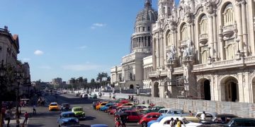 Распространяется информация о массовом закрытии туристов на карантин на Кубе