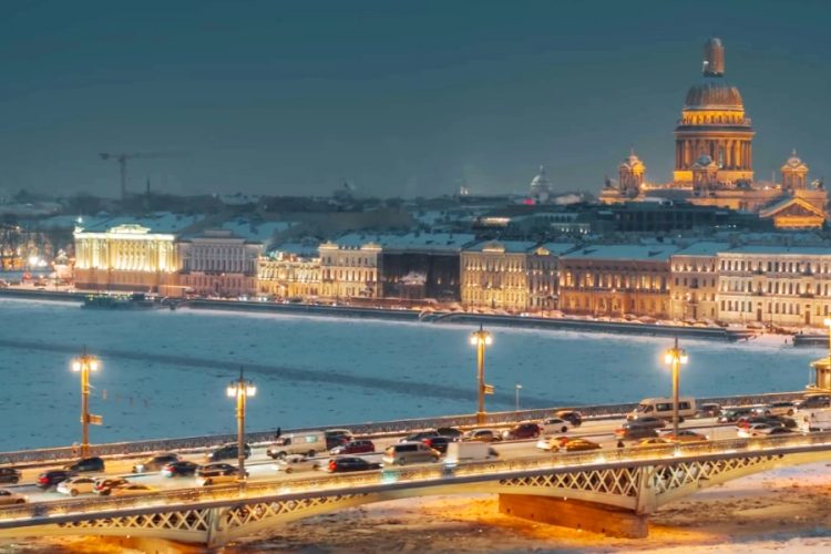 Президент поручил проработать систему иммунных сертификатов в России