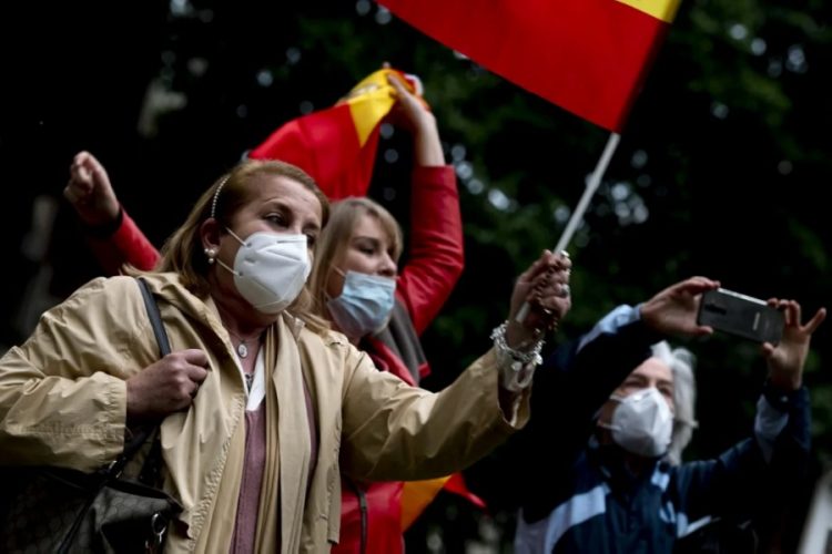 новость 14-02-2021 Работники туриндустрии Майорки вышли на улицы с призывом спасти туризм