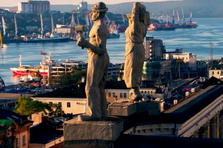 Электронная виза в Россию стала причиной споров