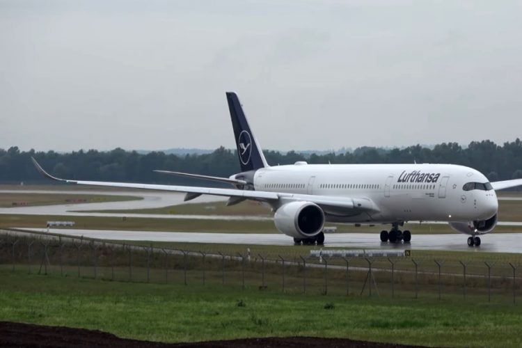 Lufthansa собирается возить богатых немцев в Россию на прививку "Спутником"