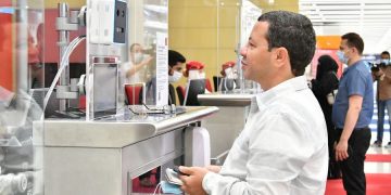 Сотрудники аэропорта Дубая больше не будут проверять у пассажиров документы