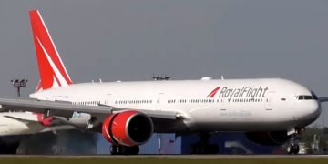 Российские пассажиры застряли в Анталье и уверяют, что им никто не хочет помогать