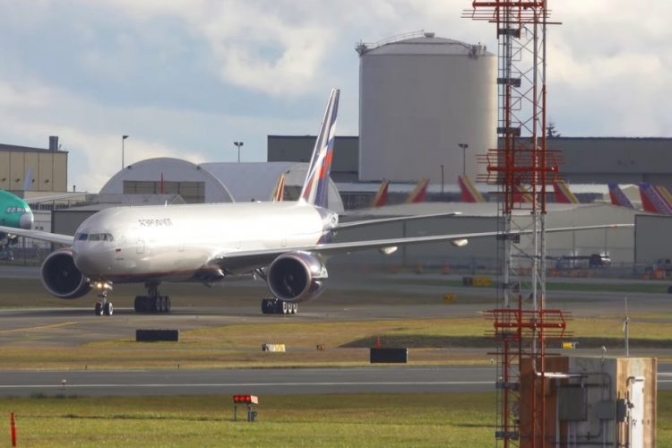 Стартуют авиарейсы из РФ в Азербайджан и Армению