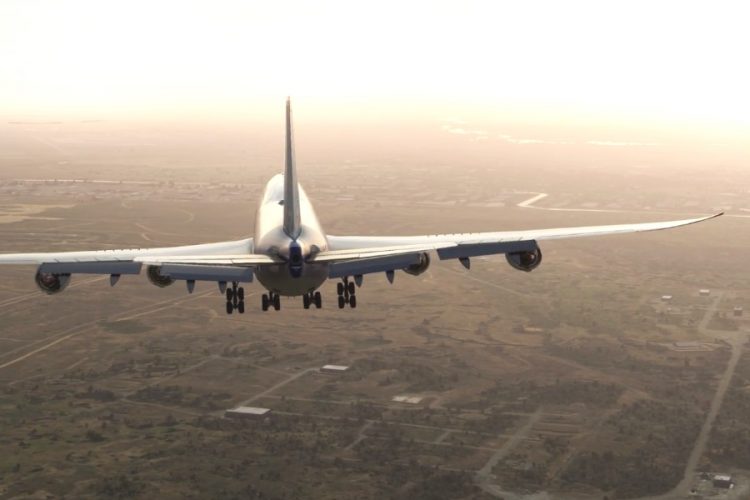 Самолет American Airlines встретился в небе с НЛО